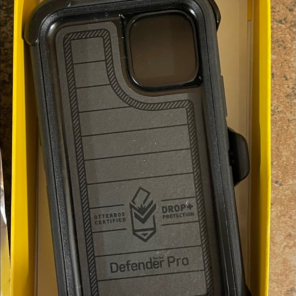 Otterbox defender pro IPhone 11 Pro - Picture 4 of 4